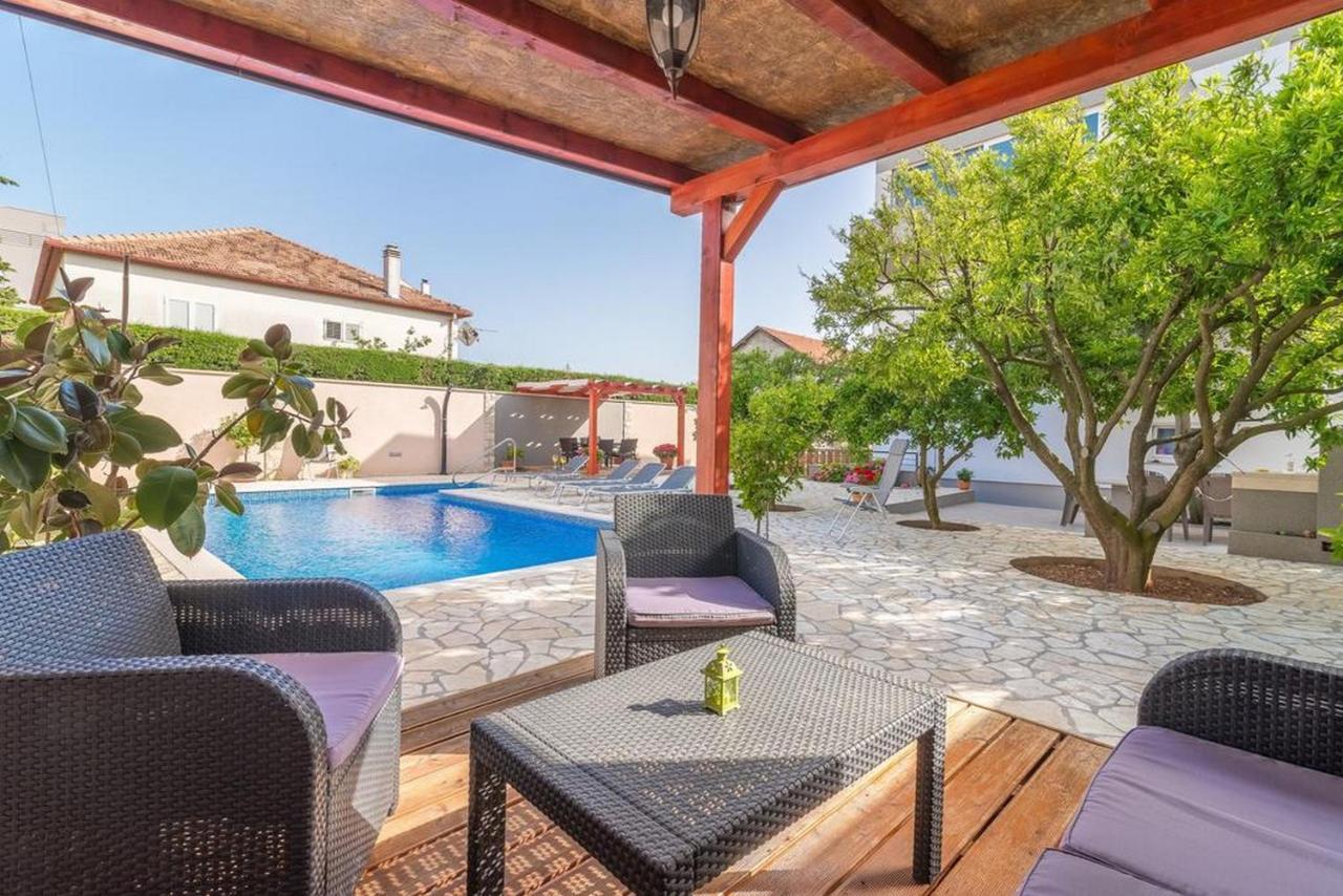 Apartments Villa Odesa With Shared Pool Задар Экстерьер фото