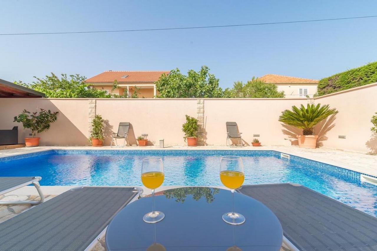 Apartments Villa Odesa With Shared Pool Задар Экстерьер фото